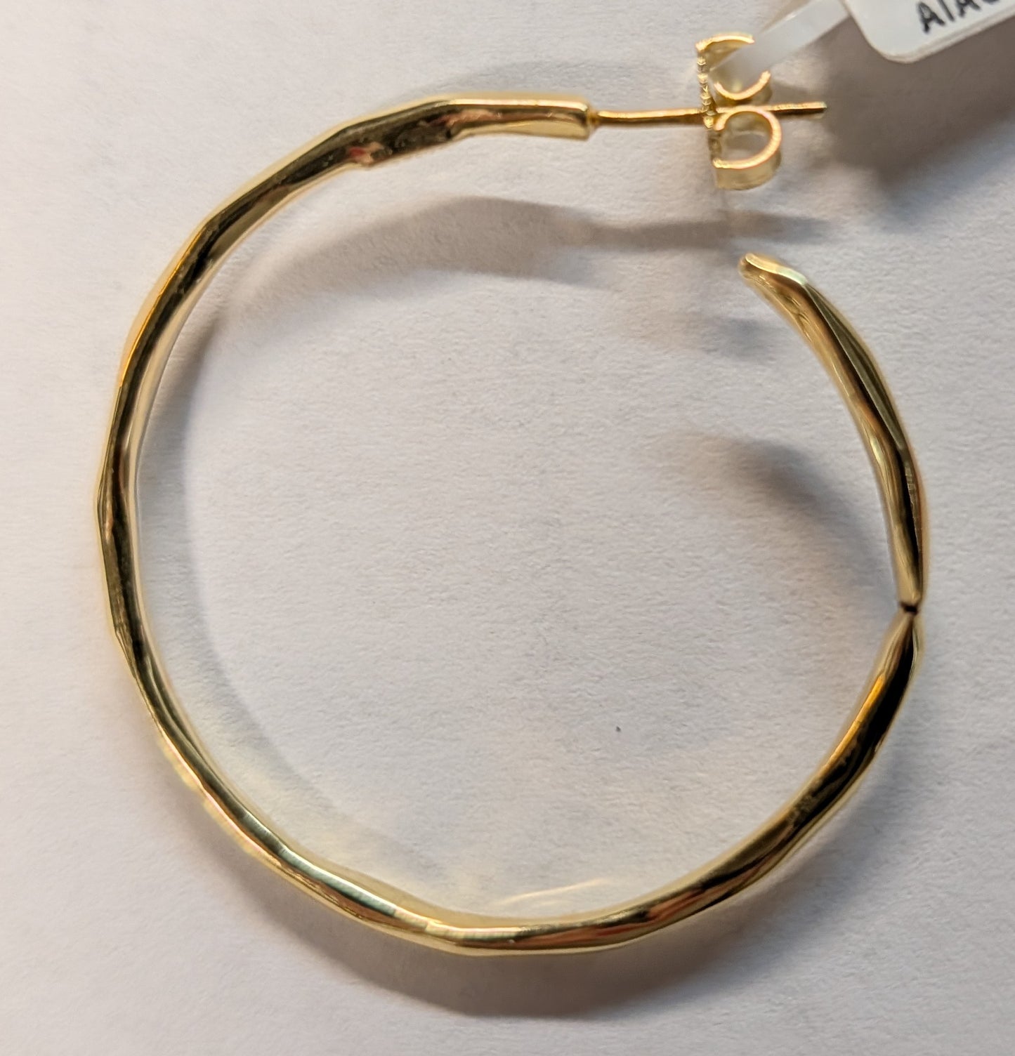 Classico Medium Faceted Hoop