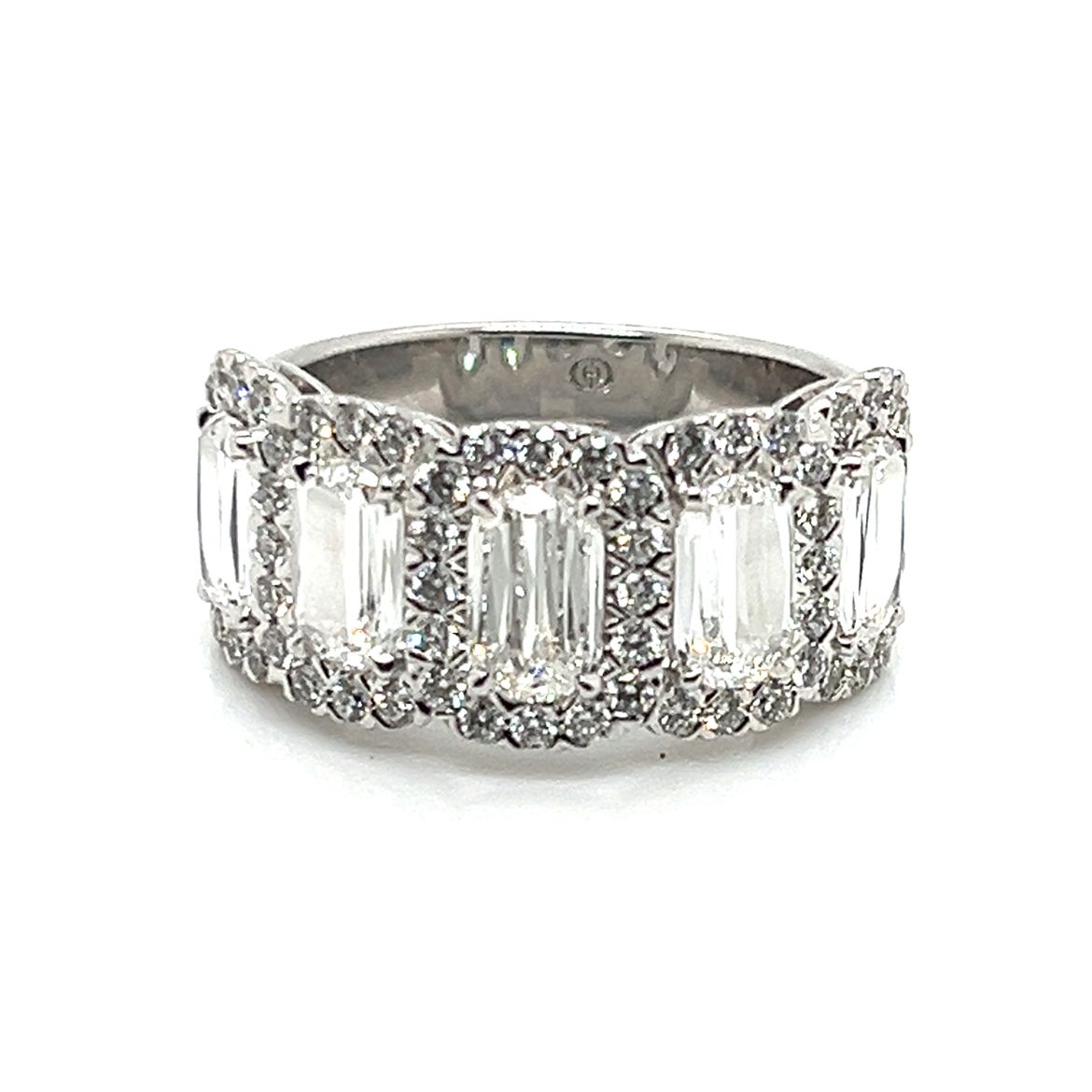 L'AMOUR CRISSCUT® Classics with Halos Diamond Band