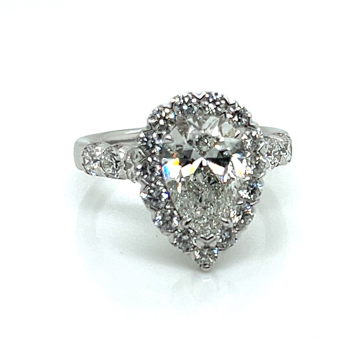 White Gold Halo Mounting for Pear Shape Center