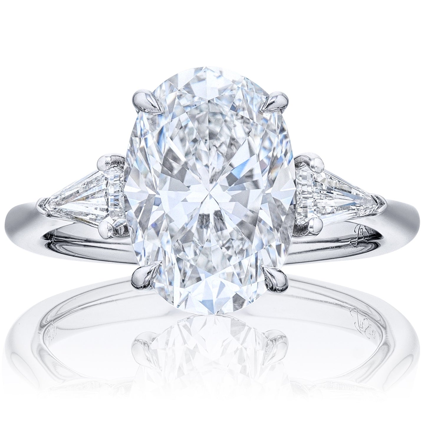 Engagement Mounting for Oval Cut Center