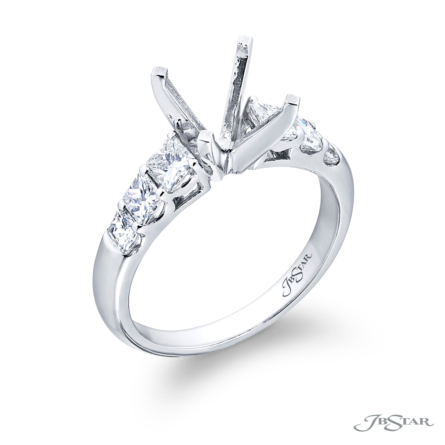 Mounting with Radiant Cut Diamond Shoulders