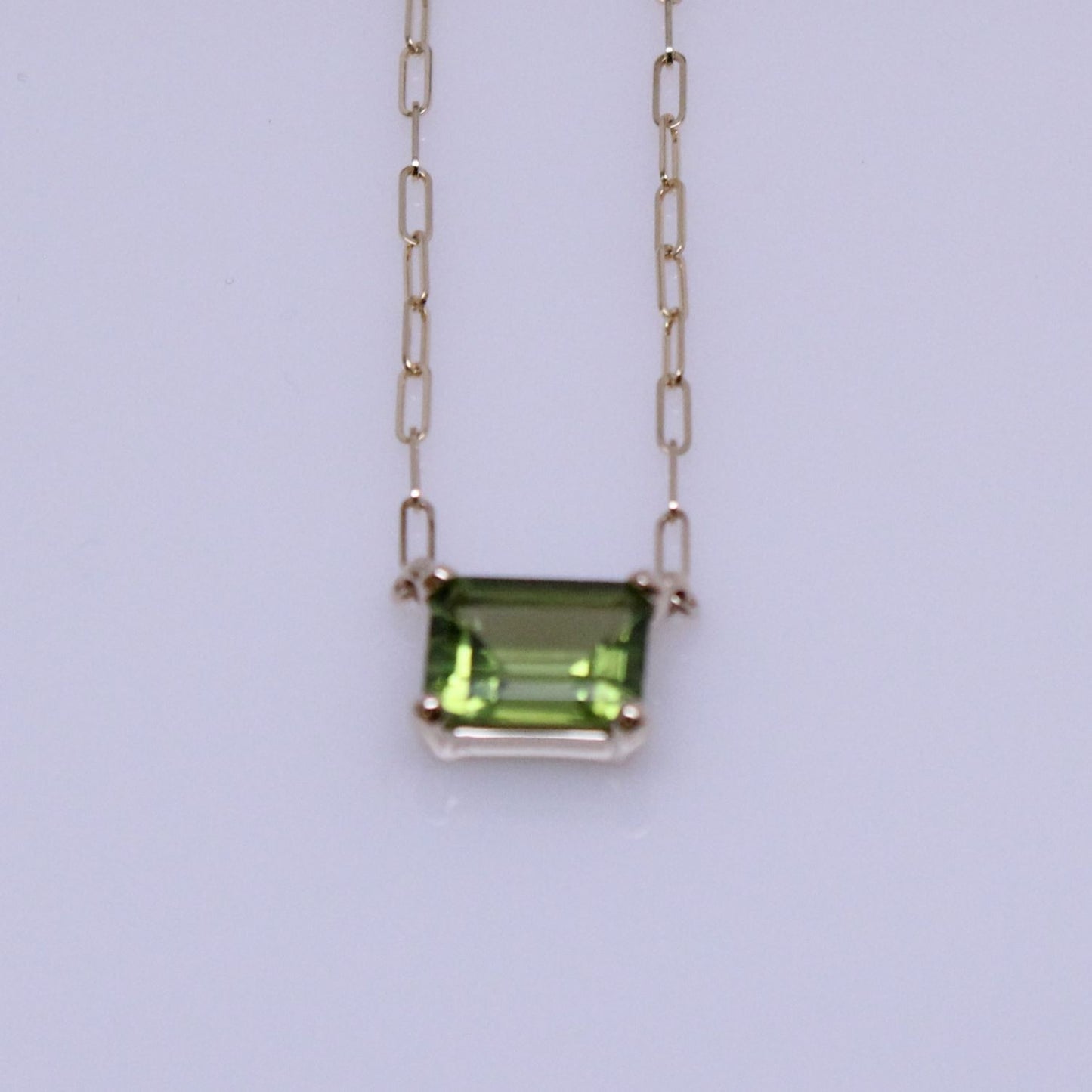 Sing Decade Peridot Necklace