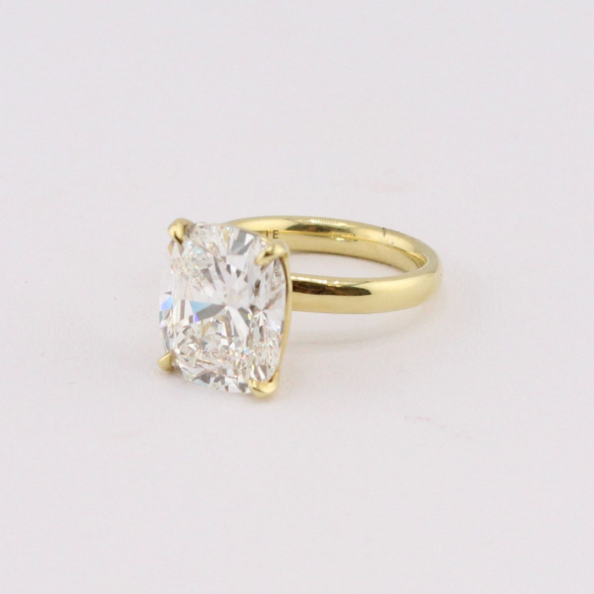 Cushion Cut Solitaire Engagement Mounting