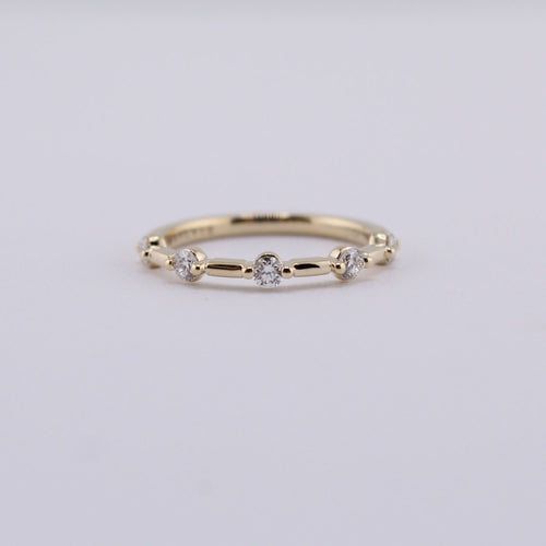 Single Prong Wedding Band