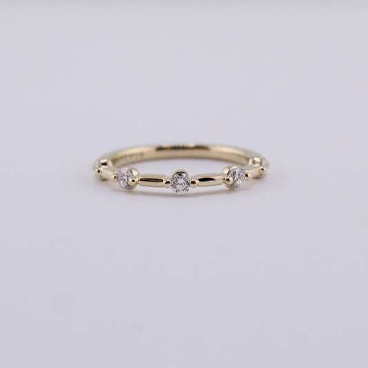 Single Prong Wedding Band