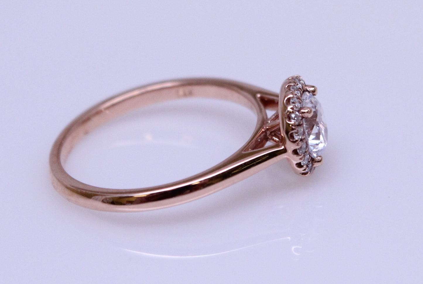 Round Cut Diamond Halo Engagement Mounting