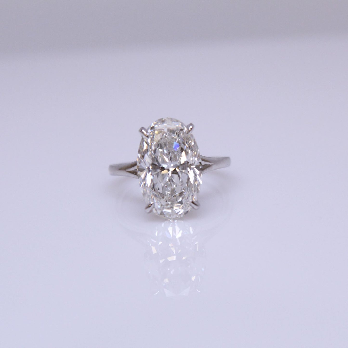 Iconelle: Vera Collection Oval Cut Solitaire Engagement Mounting