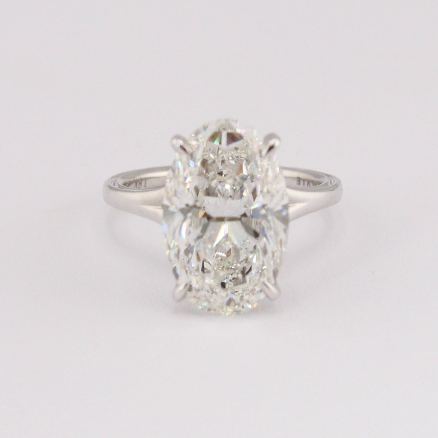 Iconelle: Vera Collection Oval Cut Solitaire Engagement Mounting