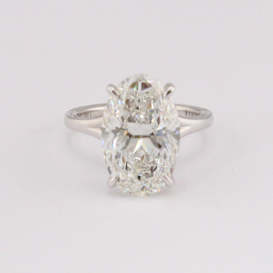 Iconelle: Vera Collection Oval Cut Solitaire Engagement Mounting