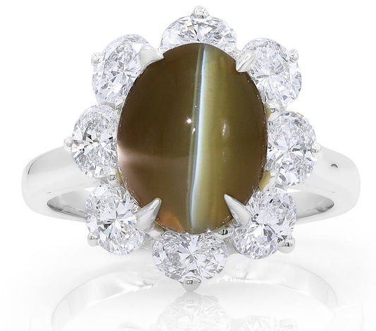 Certified Sri Lankan Cat's Eye Chrysoberyl Ring with Oval Cut Diamond Halo