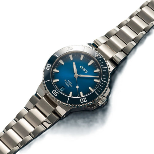 Aquis Date Calibre 400 43.5MM